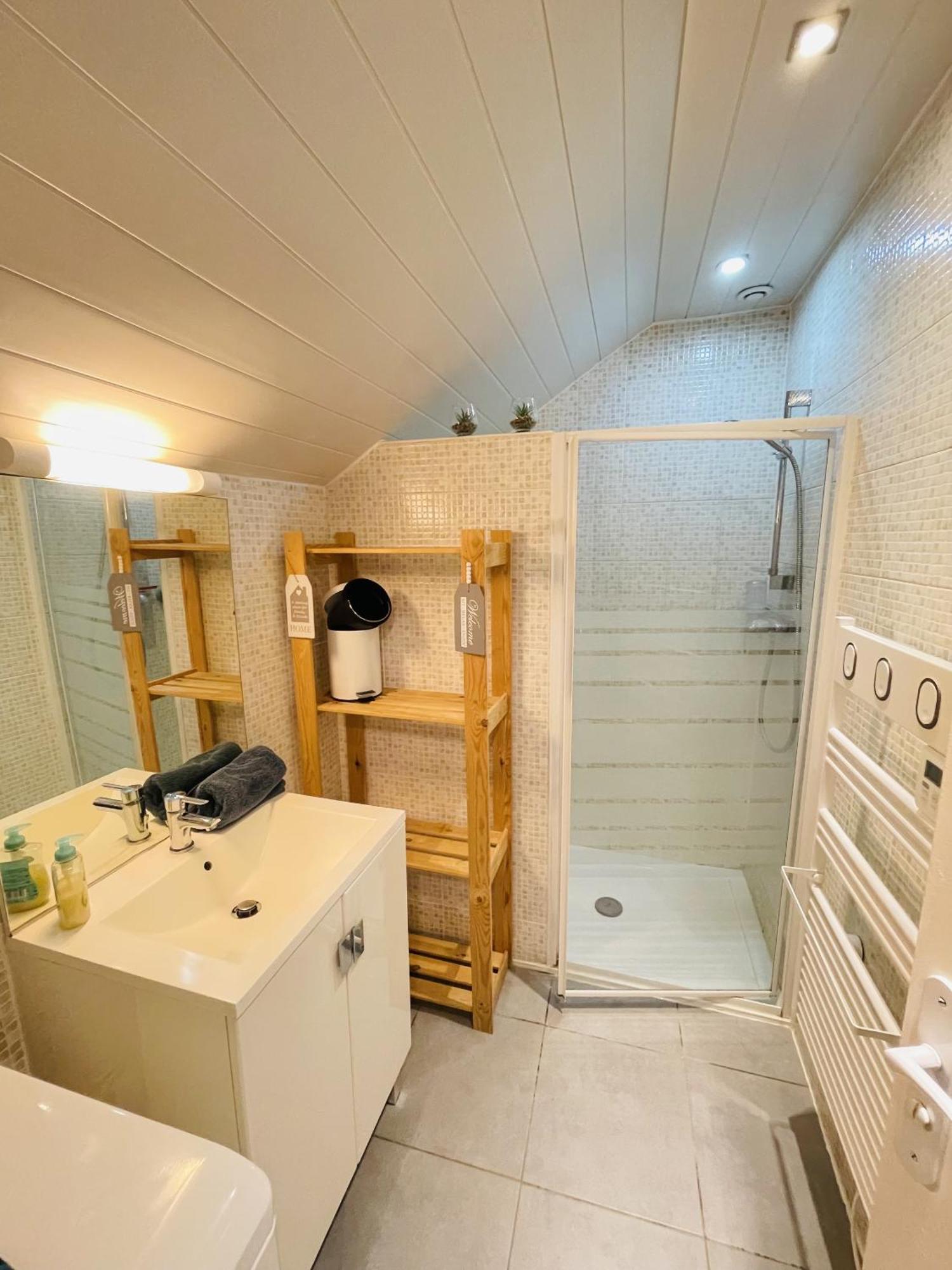 Le Lodge Spa Saint-Laurent-d'Andenay Ngoại thất bức ảnh