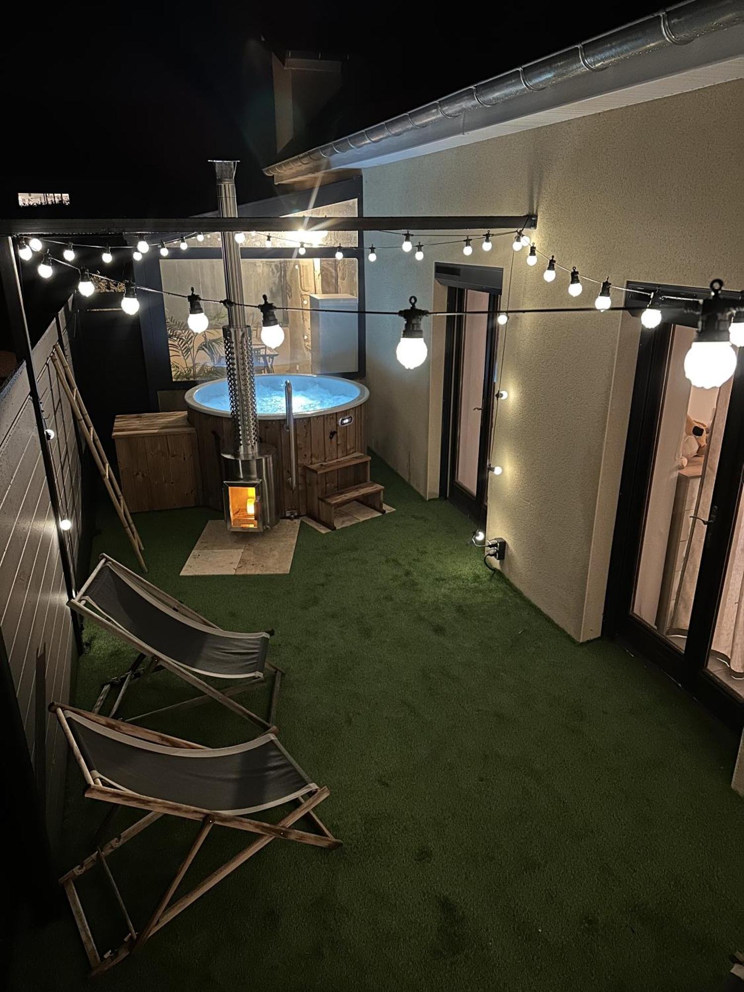 Le Lodge Spa Saint-Laurent-d'Andenay Ngoại thất bức ảnh